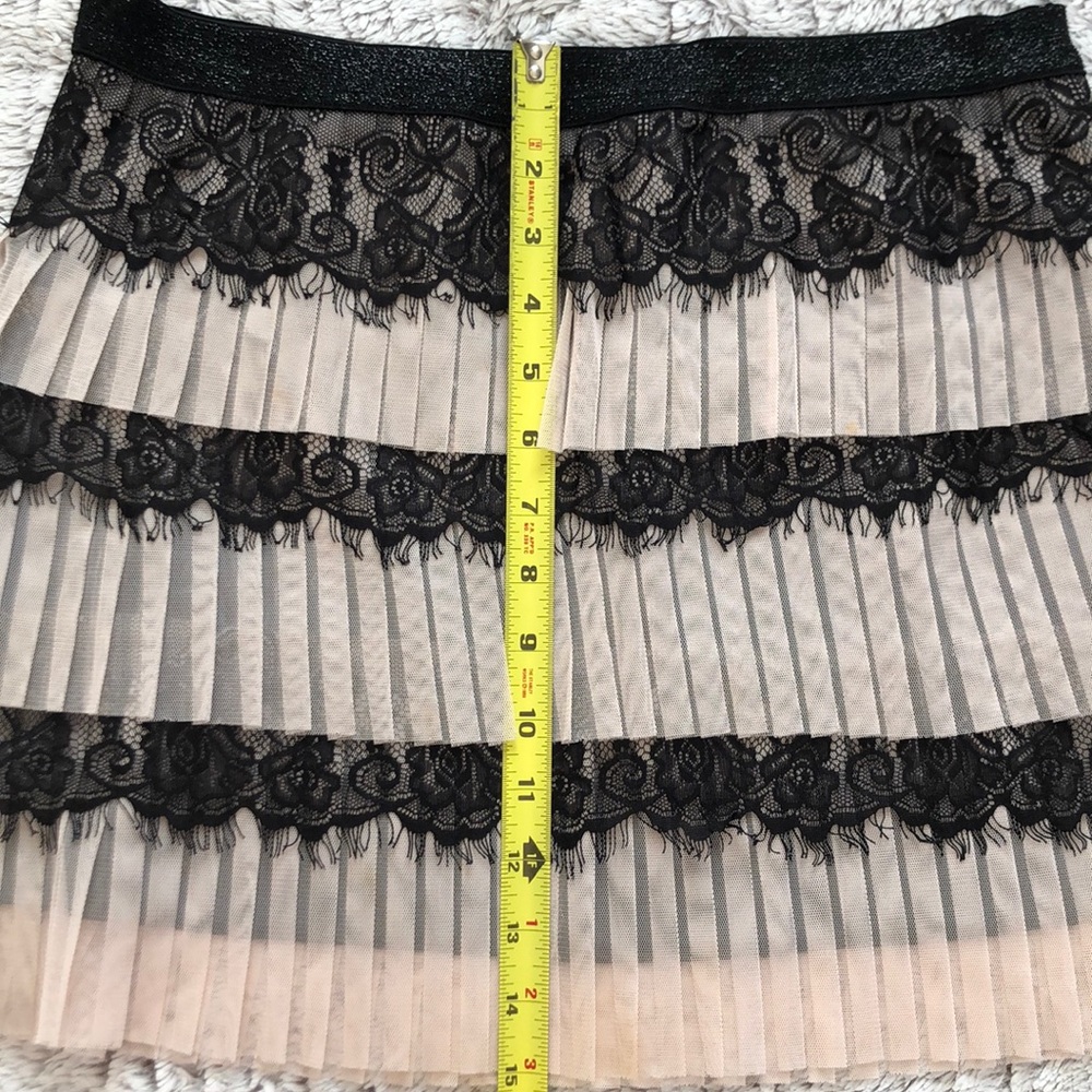 Designer party pleated lace mini skirt - Picture 6 of 6